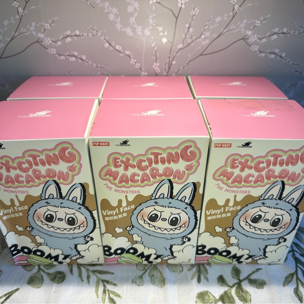 Authentic Popmart Exciting Macaron keychain blind box one box
